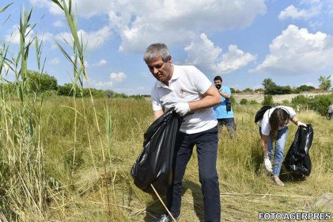 Mesaj pe Facebook, în română şi franceză, al lui Dacian Cioloş, despre măcelul de la Nisa