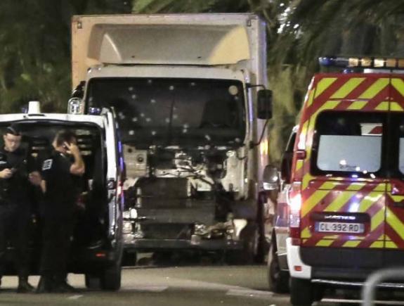 Fosta soţie a teroristului de la Nisa reţinută. Ce vor să afle anchetatorii despre tunisianul care a comis carnagiul 