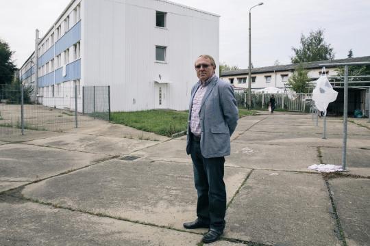 Wilfried Pohl: înainte de 89 vâna frontieriști, acum e patron de lagăre de refugiați