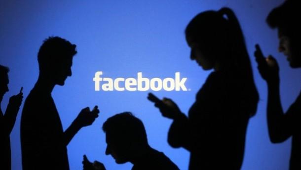 Facebook, în pană aproape o oră, în Europa şi SUA