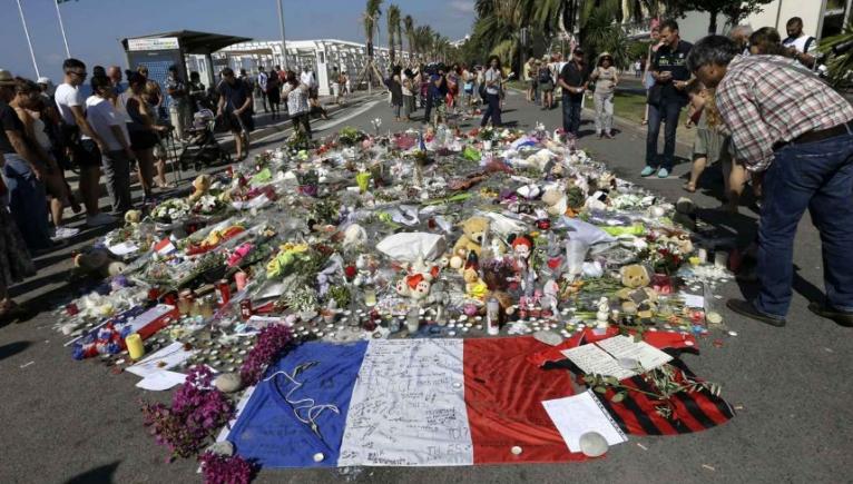Bilanțul atentatului de la Nisa a ajuns la 86 de morți