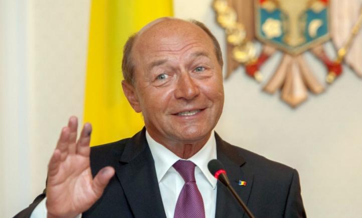 Socialiștii cer Curții Constituţionale retragerea cetățeniei moldovenești acordate lui Băsescu