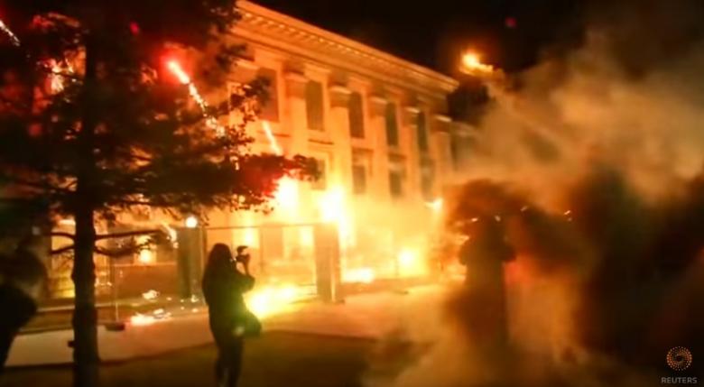 Atac asupra Ambasadei Rusiei la Kiev (VIDEO)