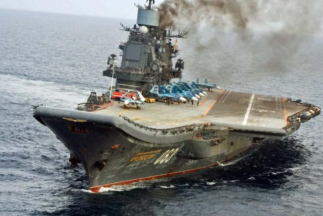 Rusia detașează un portavion în Marea Mediterană