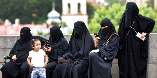 Bulgaria interzice purtarea vălului islamic în locurile publice