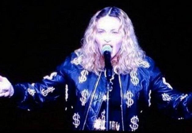 Madonna șochează: 