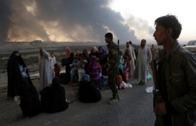 Lupta pentru Mosul. ISIS folosește sute de familii pe post de scuturi umane (VIDEO)