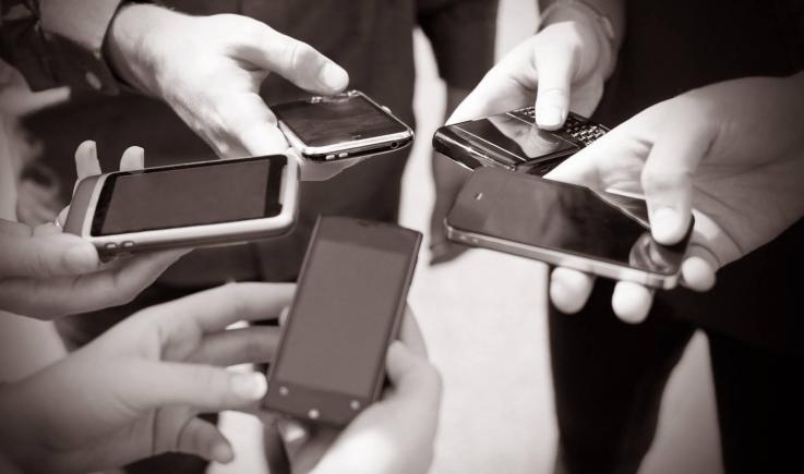 Poliţia AVERTIZEAZĂ: atenţie la vulnerabilităţile telefoanelor mobile!