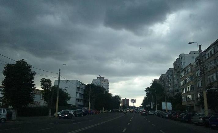 ALERTĂ METEO! Ploi torențiale în București și 11 județe, până joi la prânz