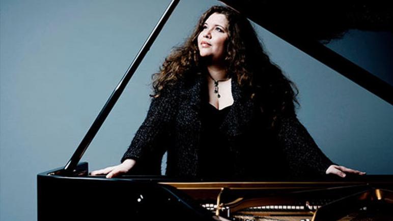 Pianista Plamena Mangova cântă la Serile Lipatti