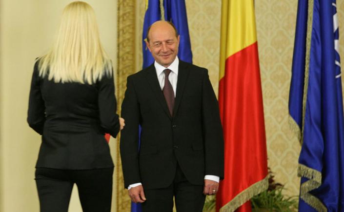 Bombă! Știm cine este copilul lui Traian Băsescu și al Elenei Udrea!