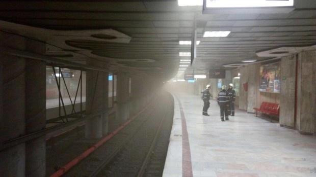 Incident la metroul din Bucureşti. Călătorii au fost evacuaţi, din cauza unei degajări de fum