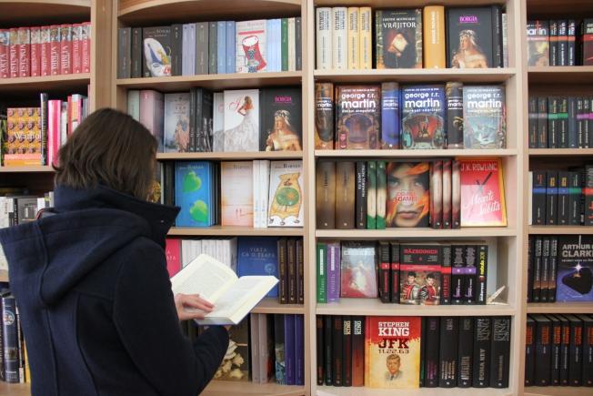 Ce cărţi au citit românii în 2016? O autoare din România, în fruntea topului