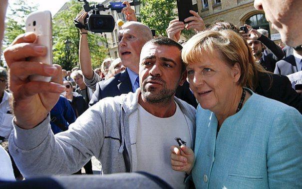 Merkel schimbă foaia. Se pune pe expulzat