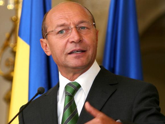 Băsescu: Kovesi crede că tot poporul e un popor de proşti. Hellvig să-şi pregătească valijoara