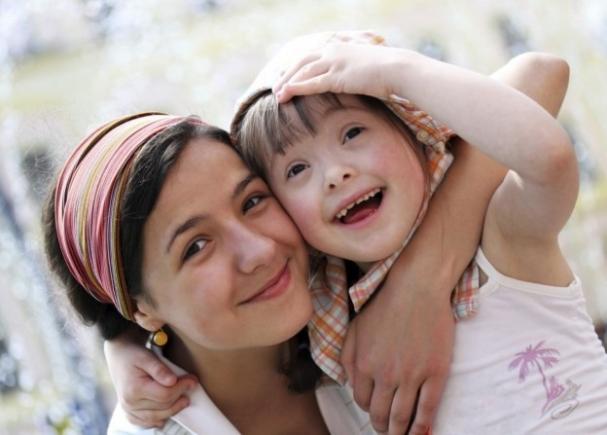 Copiii diagnosticați cu sindromul Down vor beneficia de însoțitor