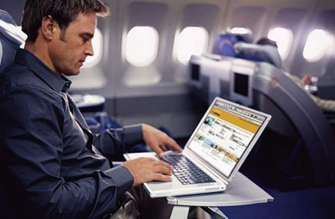 Laptopurile, interzise în mai multe curse aeriene către SUA