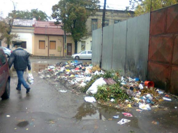 Primar: Cine sunt cei care aruncă gunoi în oraș. Îi prezentăm, să-i cunoașteți (VIDEO)