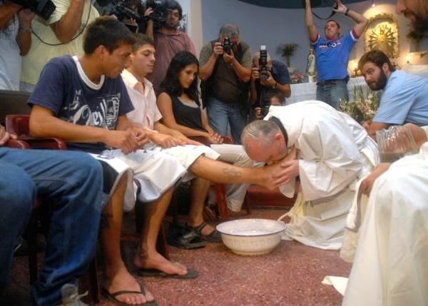 Papa Francisc va celebra Sfânta Liturghie Cina Domnului și ritualul spălării picioarelor unor deținuți de la un penitenciar 