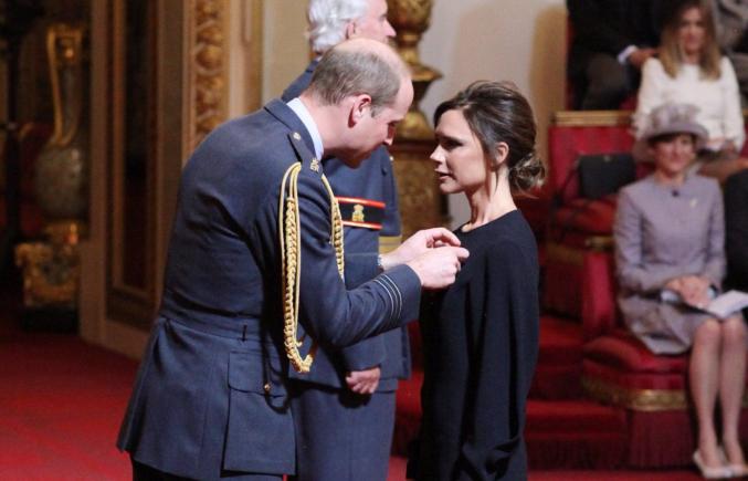 Victoria Beckham a primit Ordinul Imperiului Britanic
