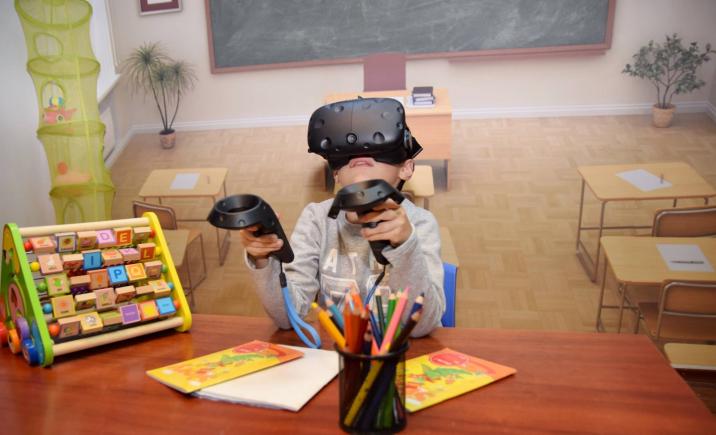 Invenţie românească: Camera Virtuală pentru integrarea copiilor în şcoală (GALERIE FOTO)