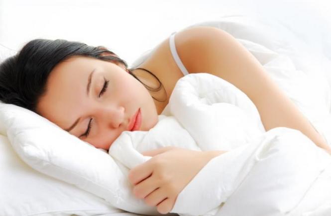 Studiile au confirmat: Somnul de frumuseţe nu e un mit