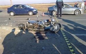 Motociclist, ucis de o șoferiță care a întors fără să se asigure (VIDEO)