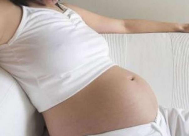 Febra, în timpul sarcinii, mărește riscul de autism al bebelușului