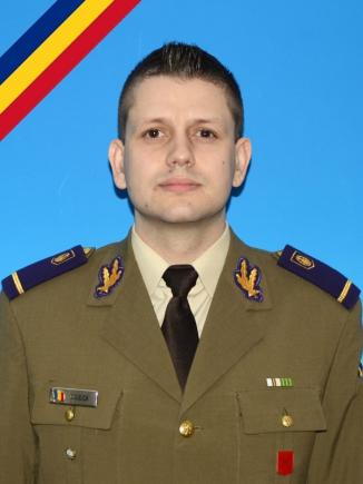 Un paraşutist militar a murit la aerodromul din Zărneşti