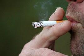 Ţigările electronice ajută la scăderea numărului fumătorilor
