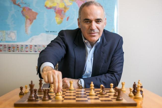 Celebrul şahist Gari Kasparov vine prima dată în România