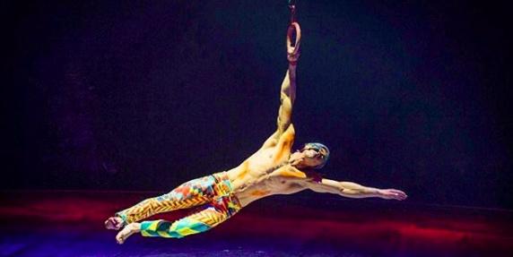 Un veteran al Cirque du Soleil a murit în timpul unei acrobaţii