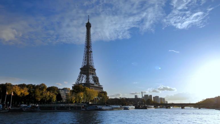 Franța se pregătește pentru noi violențe în weekend. Turnul Eiffel și Luvrul vor fi închise sâmbătă