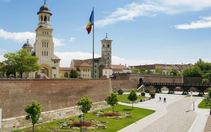 Cetatea Alba Carolina şi Catedrala Romano-Catolică "Sfântul Mihail" din Alba Iulia, incluse în celebrul ghid Michelin