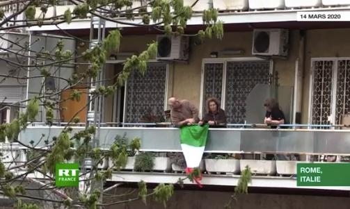 La Roma, localnicii aplaudă medicii (VIDEO)