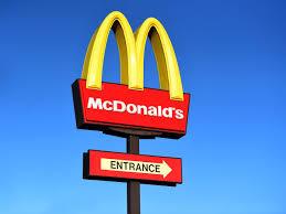 Angajații McDonald's au dat în judecată compania pentru că nu asigură măsurile de prevenție împotriva coronavirusului