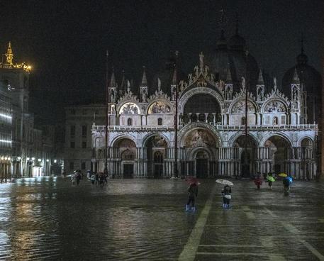 Un sfert din Veneția este sub ape, inclusiv centrul istoric. Rar fenomen Aqua Alta în iunie