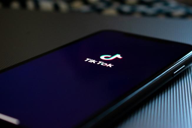 SUA au interzis folosirea TikTok pe telefoanele angajaților guvernamentali