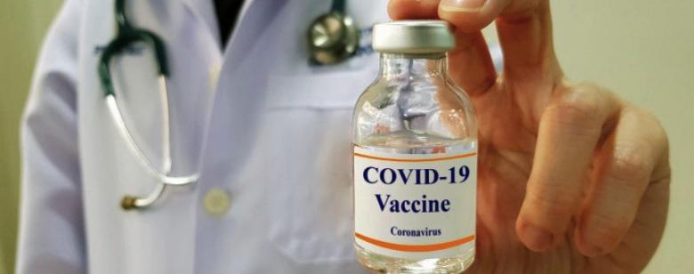 Va fi, sau nu, obligatorie, vaccinarea anti-Covid a elevilor? Autoritățile se feresc să dea un răspuns clar