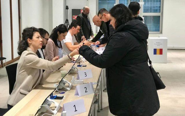 Românii din diaspora vor putea vota timp de două zile la alegerile parlamentare. Legea a fost promulgată de Klaus Iohannis