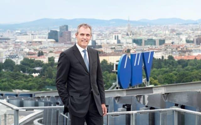 Șeful OMV, Rainer Seele, e vizat de o plângere la parchetul anticorupție din Austria. El e acuzat de abuz de încredere și acceptarea de foloase într-o tranzacție uriașă 