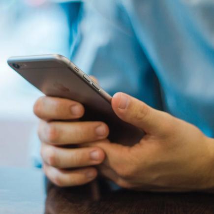 Germania va permite operatorilor de telefonie mobilă să trimită mesaje text de alertă