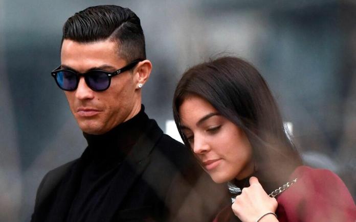 Cristiano Ronaldo și Georgina Rodriguez au anunțat luni moartea fiului lor nou-născut pe rețelele de socializare