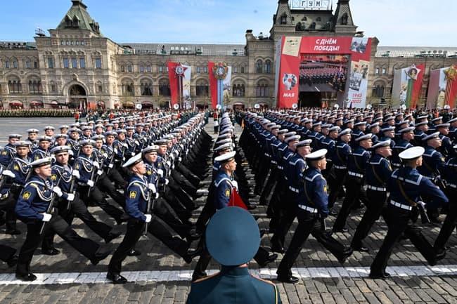 A reușit Rusia sa schimbe vremea pentru a avea timp însorit pentru defilarea de 9 mai?