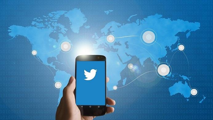 Twitter adaugă avertismente postărilor false despre războiul din Ucraina