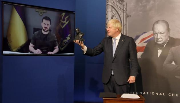 Boris Johnson i-a acordat premiul Churchill lui Zelensky: „Churchill l-ar fi aplaudat și probabil ar fi plâns”