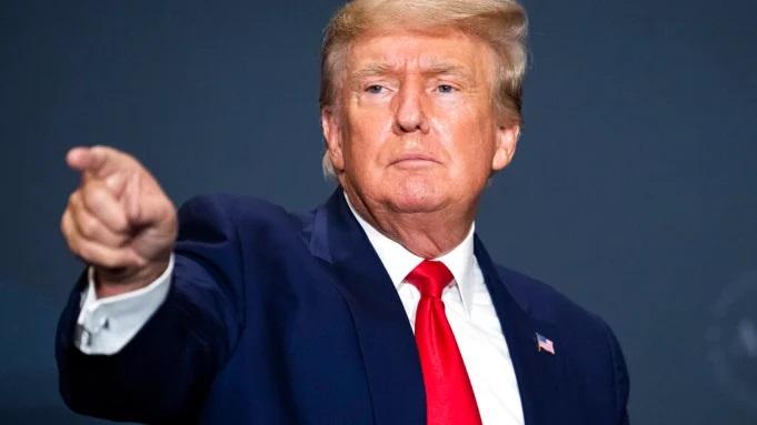 Judecătorul care a aprobat percheziția FBI la casa lui Trump i-a reprezentat cândva pe angajații lui Jeffrey Epstein