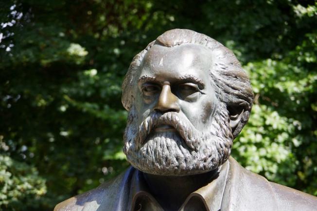 Cinci lucruri pe care Marx a vrut să le desființeze (pe lângă proprietatea privată)