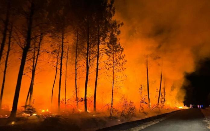 Incendii în Europa: România va veni în ajutorul Franței alături de alte patru țări, anunță Macron