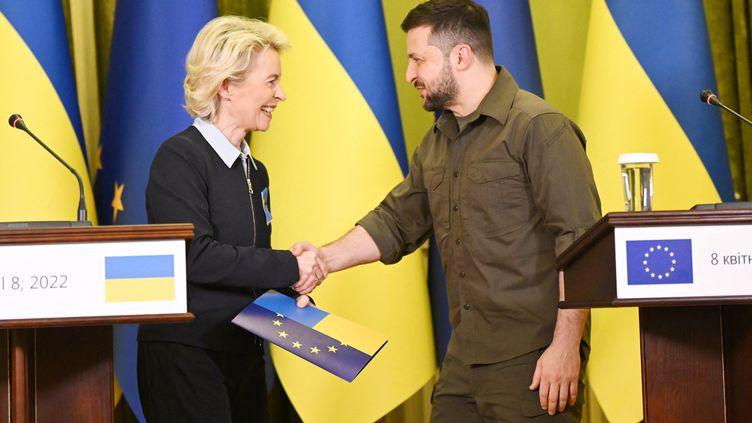 Zelensky îi cere lui Ursula von der Leyen să pună în aplicare un nou set de sancțiuni